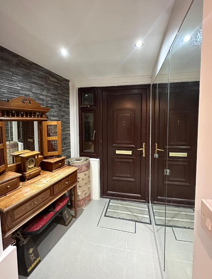London Charm - Stylish Room In Spacious Home Εξωτερικό φωτογραφία